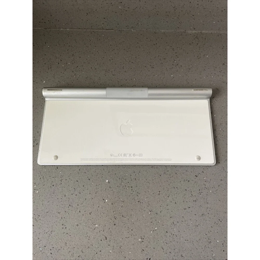 Genuine Apple A1314 wireless bluetooth keyboard not working, AS-IS for parts
